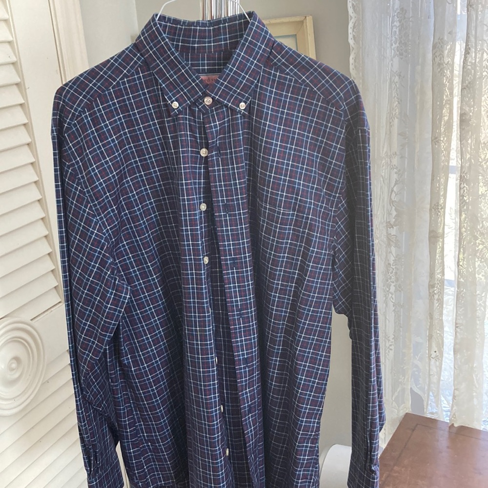 Vineyard Vines NWOT blue checked shirt
